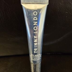 Trinny London BFF Serum Eye Concealor In Shannon 0.21 Fl Oz/6ml 1x